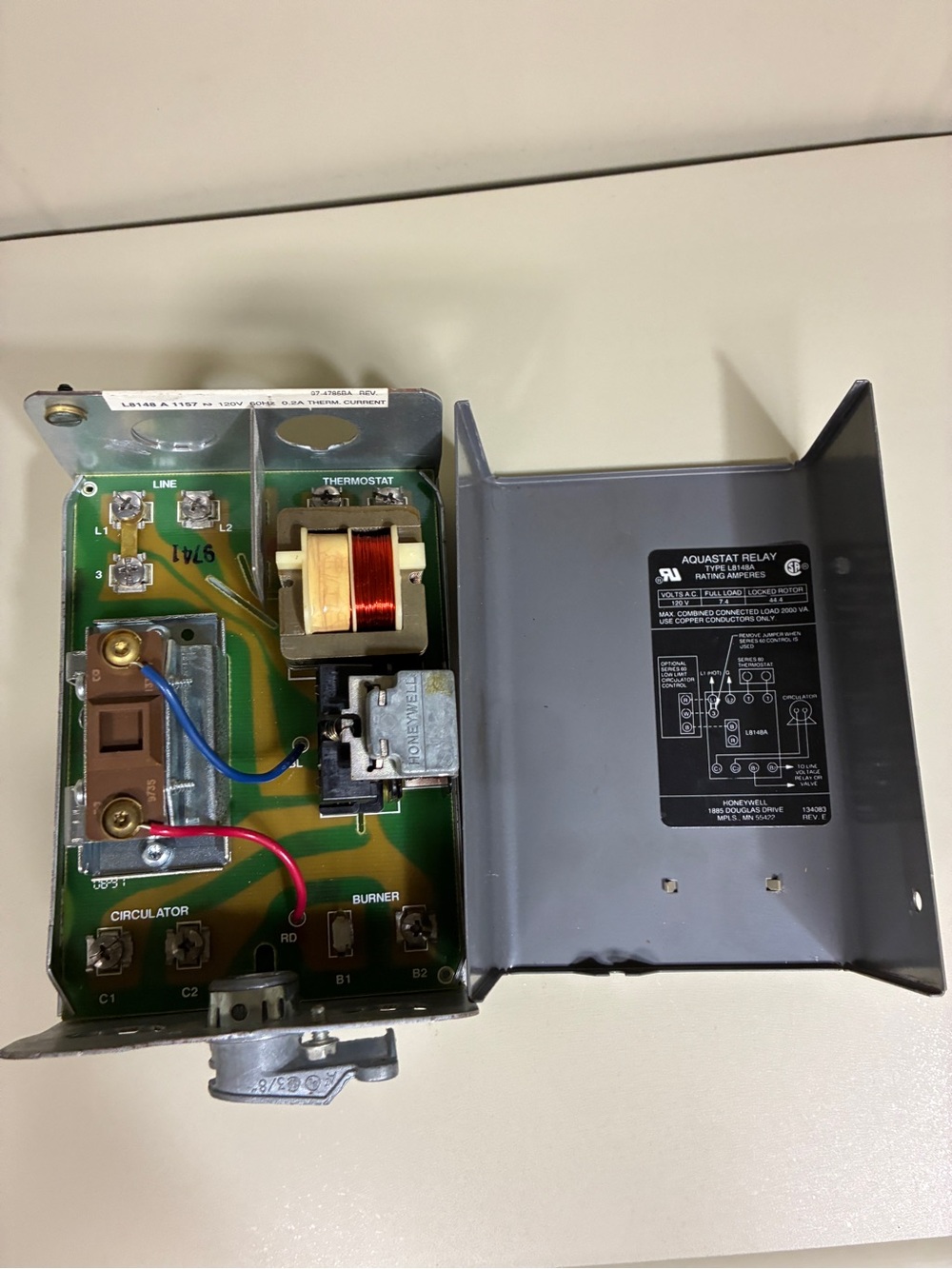 Honeywell Aquastat Relay L8148 1157 Genuine Part 120v 60Hz Tested Works